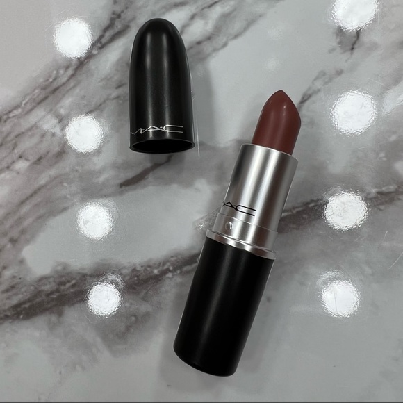 Mac Matte Lipstick Velvet Teddy - Picture 2 of 6